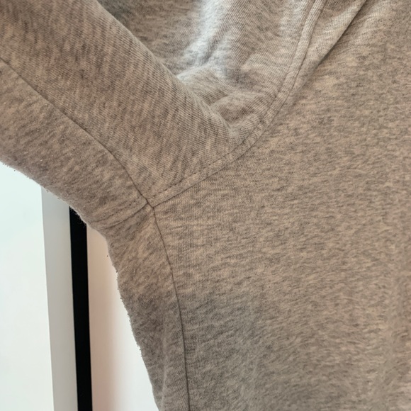 Puma grey and cream striped joggers, size Large - Picture 8 of 11